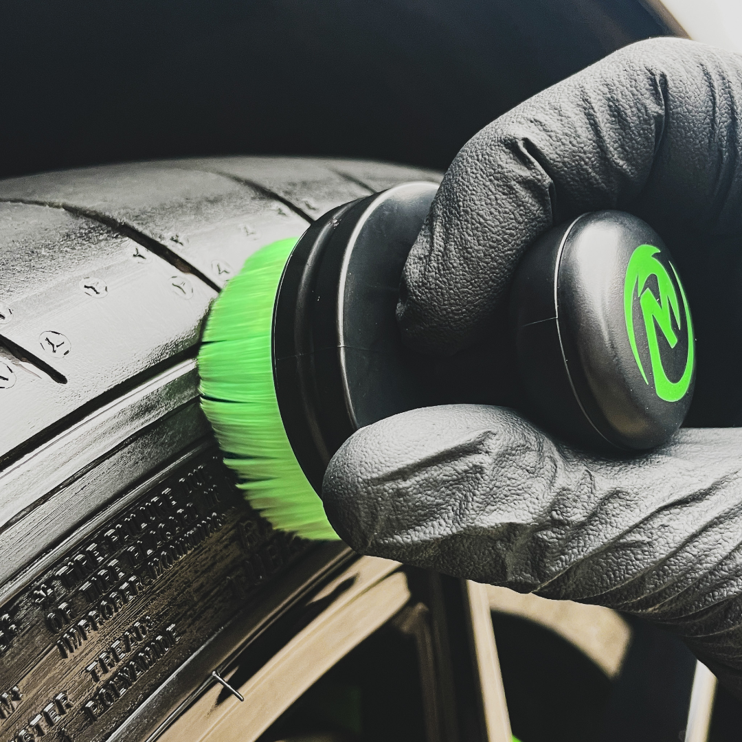 TYRE SHINE BRUSH