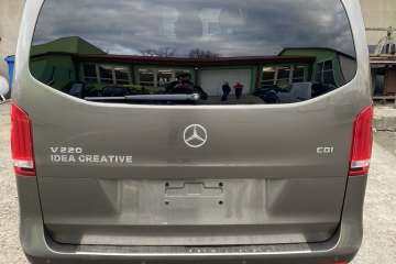 Mercedes - Benz V 220