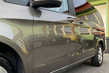 Mercedes - Benz V 220