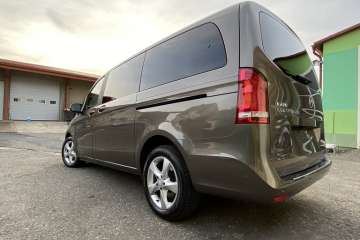 Mercedes - Benz V 220