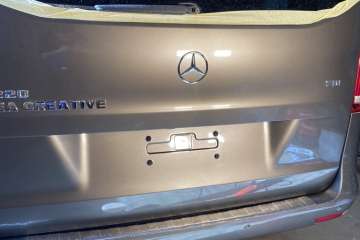 Mercedes - Benz V 220